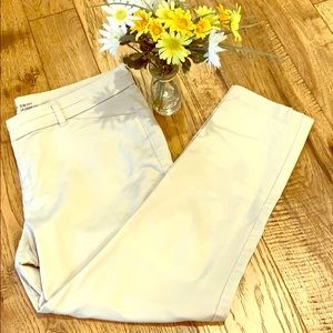 Gap Slim City Cropped Khakis sz 12